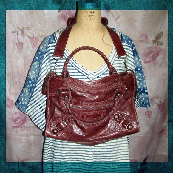 Balenciaga City distressed leather shoulder bag - Picture 4 of 16